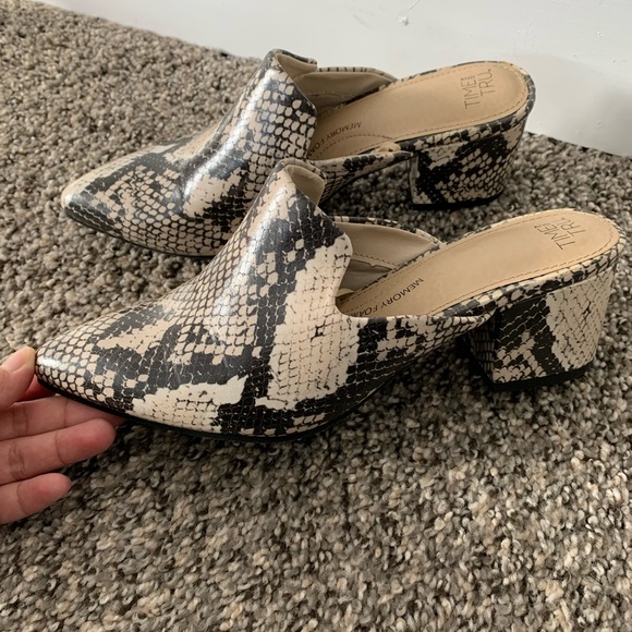 Shoes - Sneakskin shoes size 6